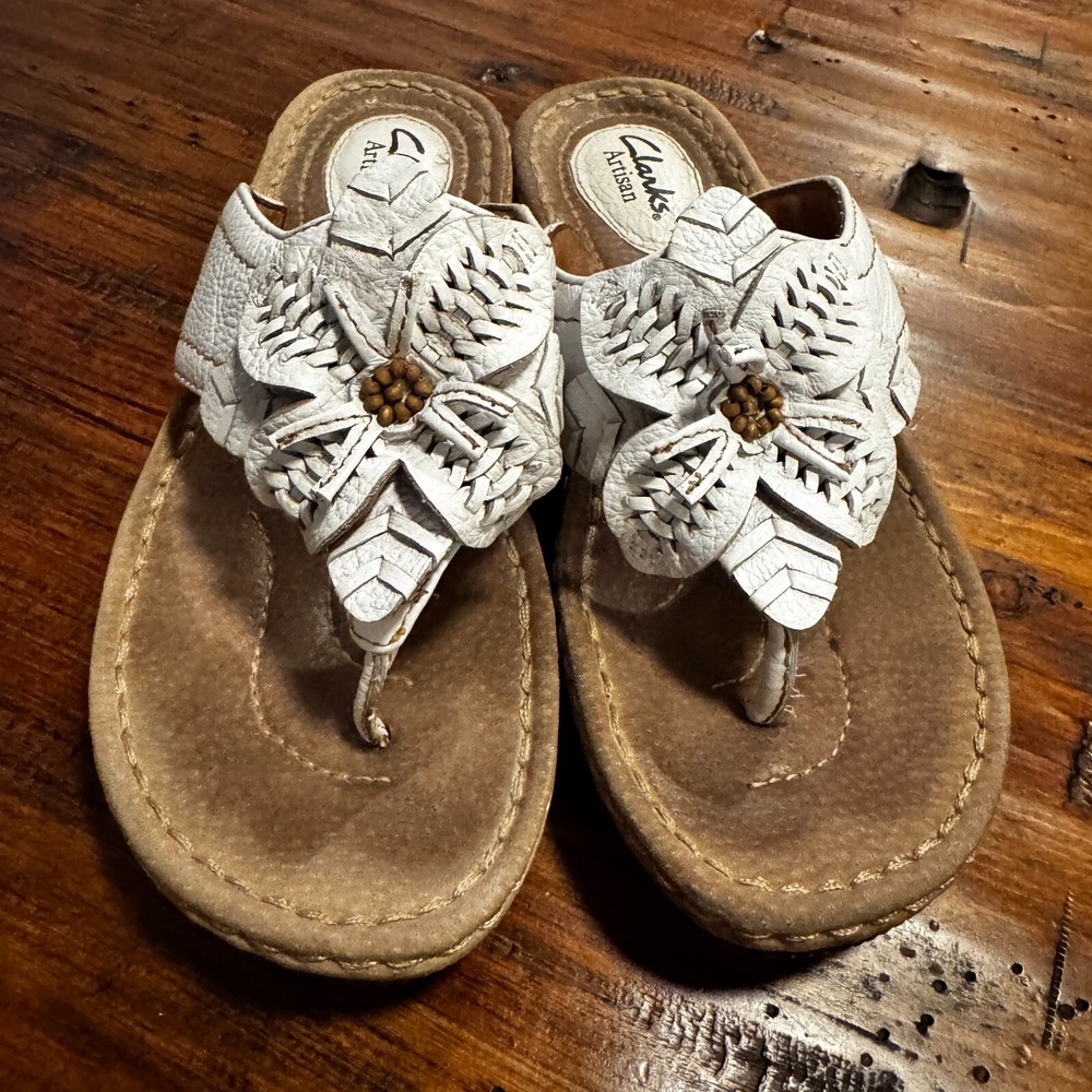 CLARKS ARTISAN WOMENS US 7 M‎ WHITE WEDGE FLOWER LEATHER FLIP FLOP SANDAL THONGS